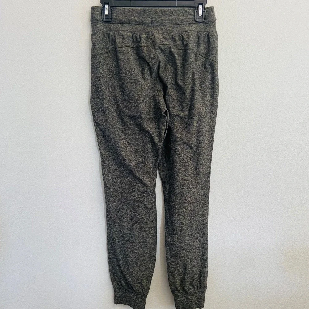 Lululemon Women's Size‎ 8 Reay to Rulu Jogger Olive Green Heathered Lounge Pants